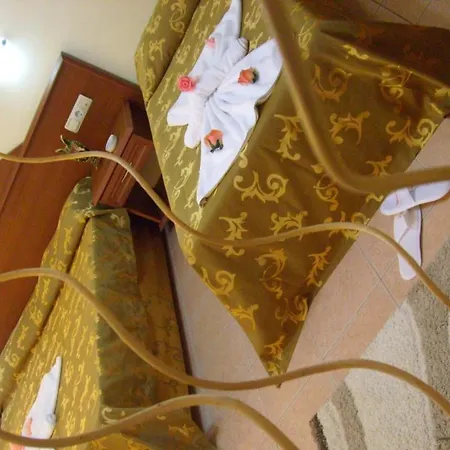 Inside Sidé